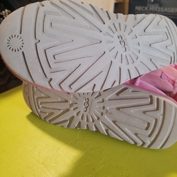 BAILY BOW UGGS ELDERBERRY SZ 8 - Picture 3 of 4